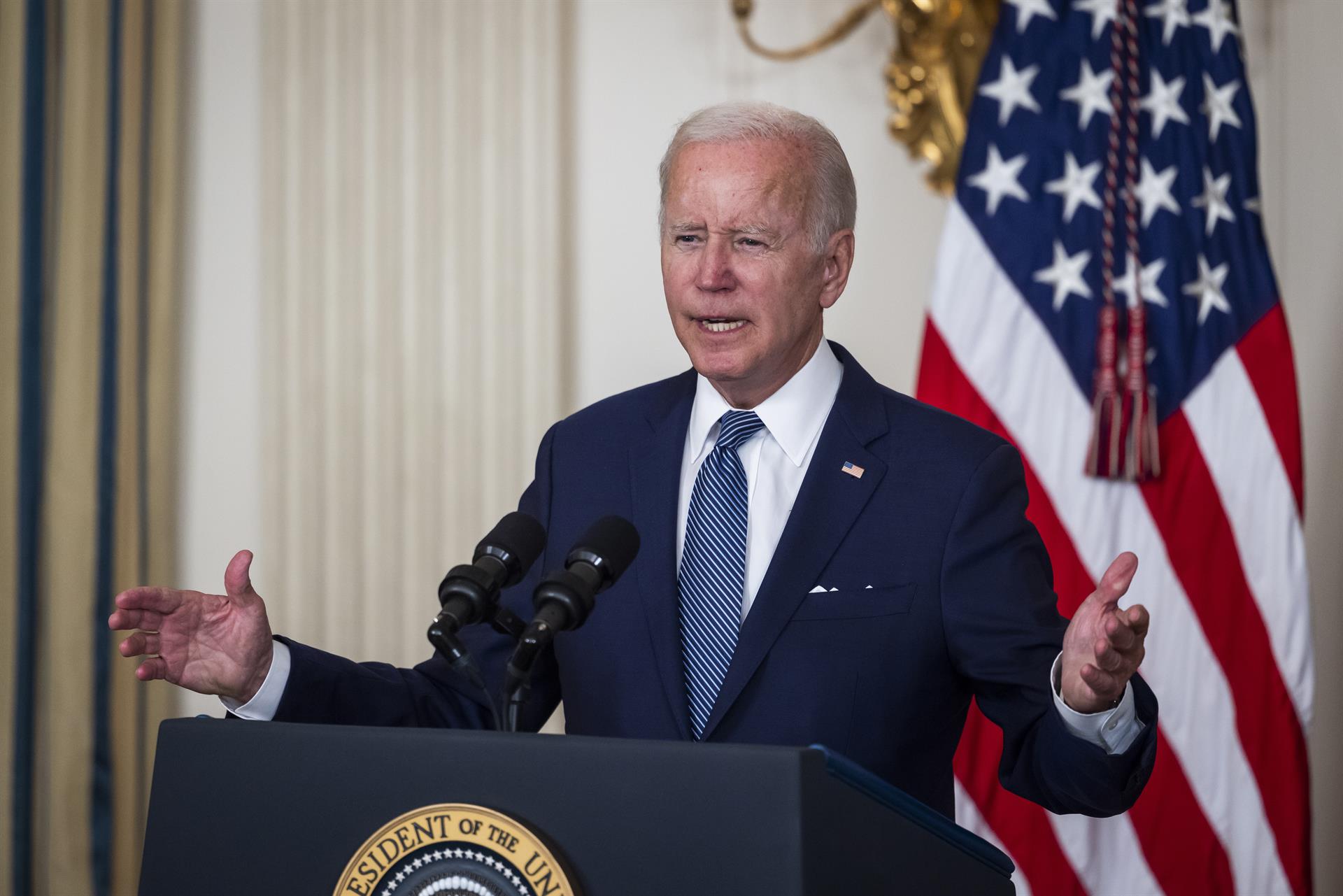 Biden dice que la baloncestista Griner está “a salvo” y  “de camino a casa”