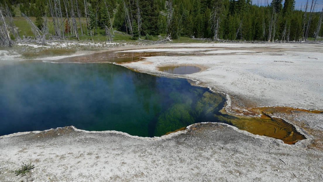 Hallaron un pie flotando en fuente geotérmica de Yellowstone y finalmente identificaron a la víctima