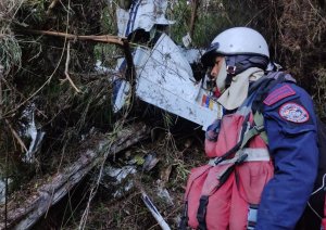 EN FOTOS: Hallaron restos de la avioneta siniestrada en El Ávila junto al cadáver del piloto