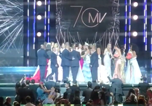 El VIDEO que no viste: escoltas sacaron del escenario a la nueva Miss Venezuela tras ser coronada