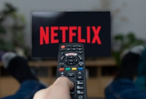 El crudo thriller de Netflix protagonizado por una estrella de “Sex Education” que se convirtió en lo más visto