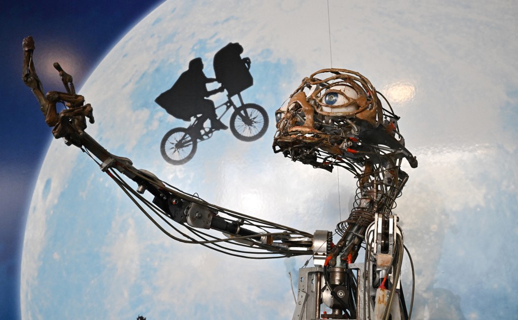 El muñeco original de E.T. se subastó por 2,6 millones de dólares en EEUU