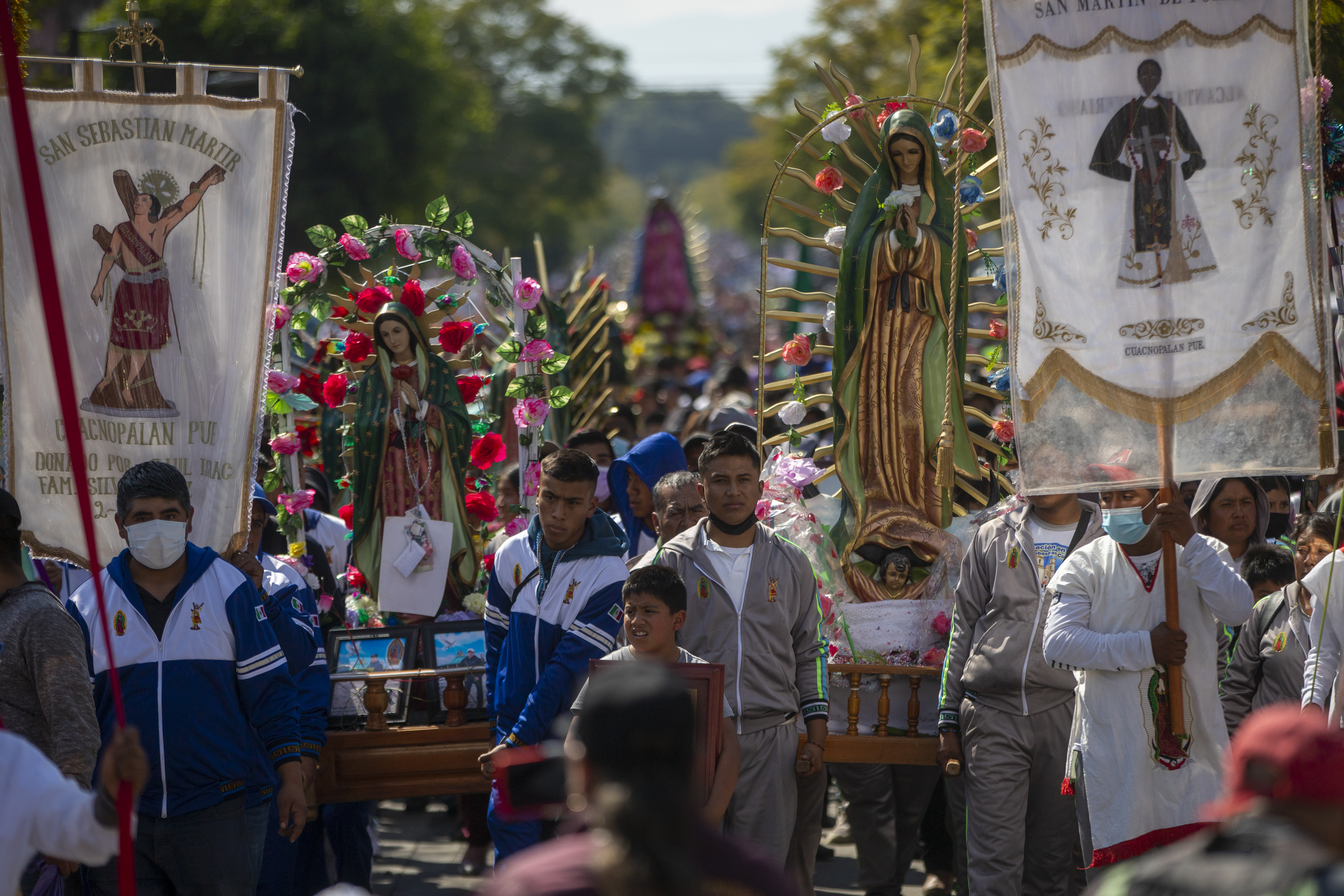 Miles de peregrinos llegan a la Basílica de Guadalupe para festejar a la Virgen este #12Dic