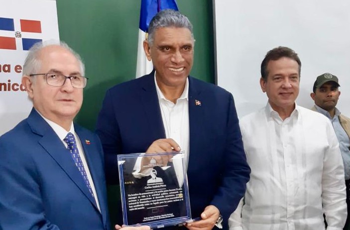 Gobierno dominicano rinde homenaje póstumo a Carlos Andrés Pérez