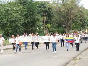 Sin miedo a nada: trabajadores de la salud salieron a las calles de Miranda exigiendo un salario digno #16Ene