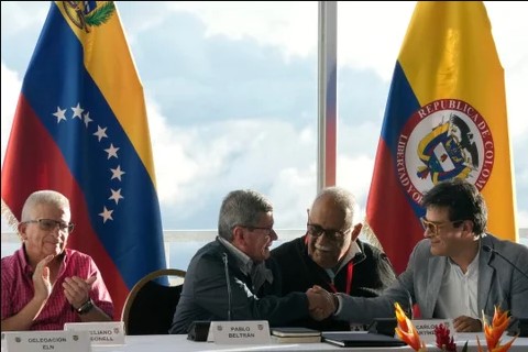 Cuba afirma que acogerá con “responsabilidad” y “esperanza” diálogos colombianos en 2024