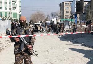 Al menos cinco muertos en atentado a la entrada de un ministerio en Kabul