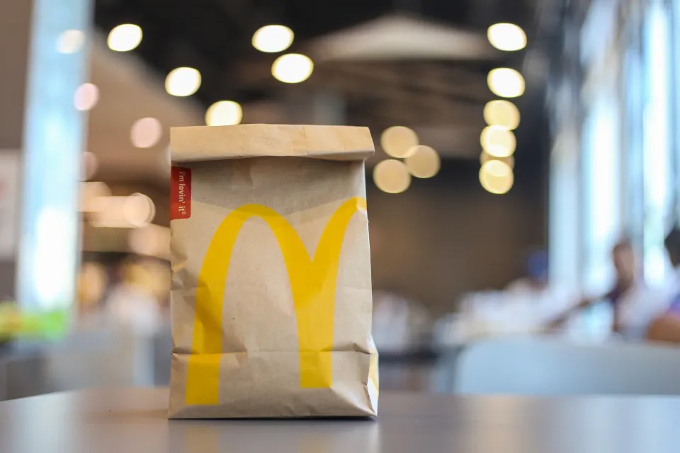 VIDEO: El terrible altercado en un McDonald’s que se hizo VIRAL