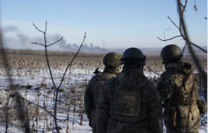 Rusia manda un tren lleno de presos a Donetsk para suplir sus bajas, aseguró el Ejército ucraniano