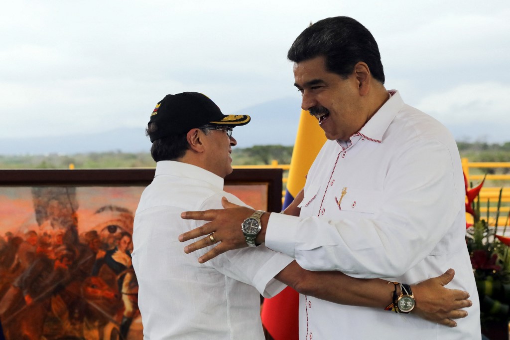 Petro pidió “quitar barreras” y profundizar el comercio con Venezuela