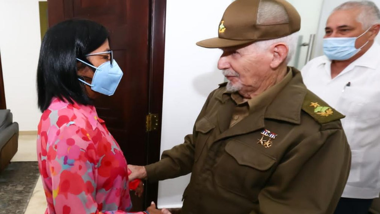 Ramiro Valdés, el represor cubano se reunió con el régimen de Maduro ante reducción de envíos de petróleo a Cuba (VIDEO)