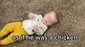 Escándalo en Utah: Madre hace comer a su bebé del piso como si fuera una gallina (VIDEO)