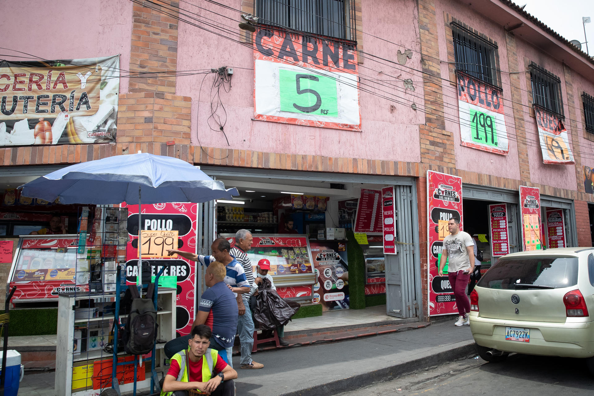 El salario mínimo en Venezuela, arrastrado por la devaluación (Fotos)