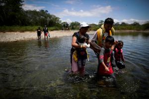 Acnur pide un mayor apoyo internacional para los desplazados, refugiados y migrantes en Colombia
