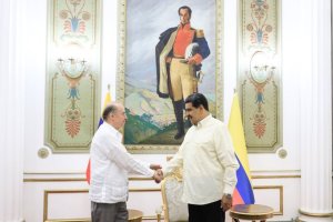 Maduro se reunió en Miraflores con el canciller de Colombia para “repasar cooperación”