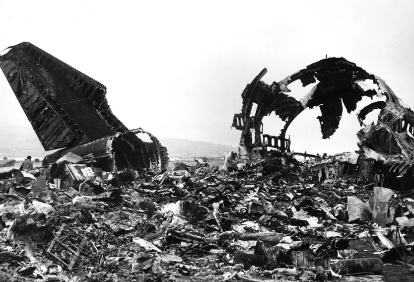 “¡Sal de la pista!”: los siete metros y medio de terror que provocaron la peor tragedia aérea de la historia