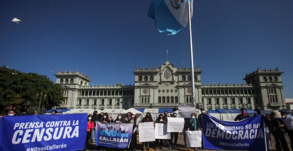 “Amenaza la libertad de expresión”: Organizaciones rechazan persecución contra periodistas en Guatemala