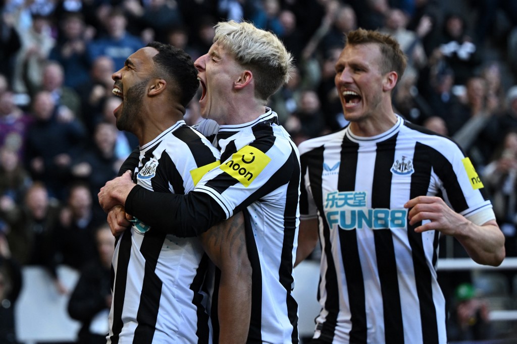 Newcastle neutralizó al Manchester United y le quitó el tercer lugar