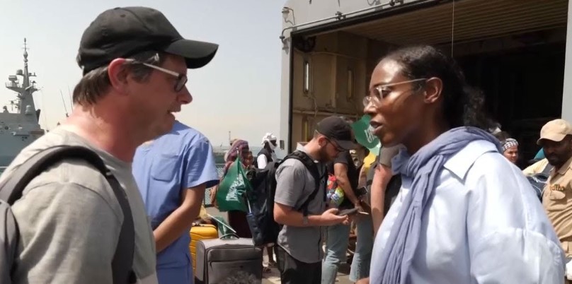 EEUU evacúa a sus ciudadanos y de otros países por combates en Sudán