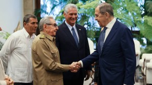 Serguéi Lavrov mantiene un encuentro con Díaz-Canel en Cuba