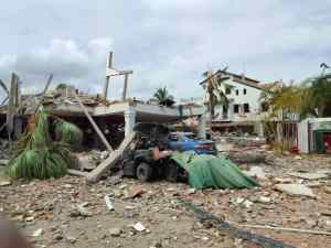 ¡Zona cero! Al menos cinco viviendas afectadas y un fallecido, el saldo de la explosión en Lechería (FOTOS)