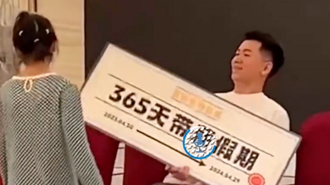 El dilema viral de un hombre chino que ganó un año de vacaciones pagadas