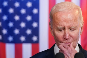 ¿Qué dijo? Biden causó confusión al terminar un discurso y preocupa cada vez más (VIDEO)