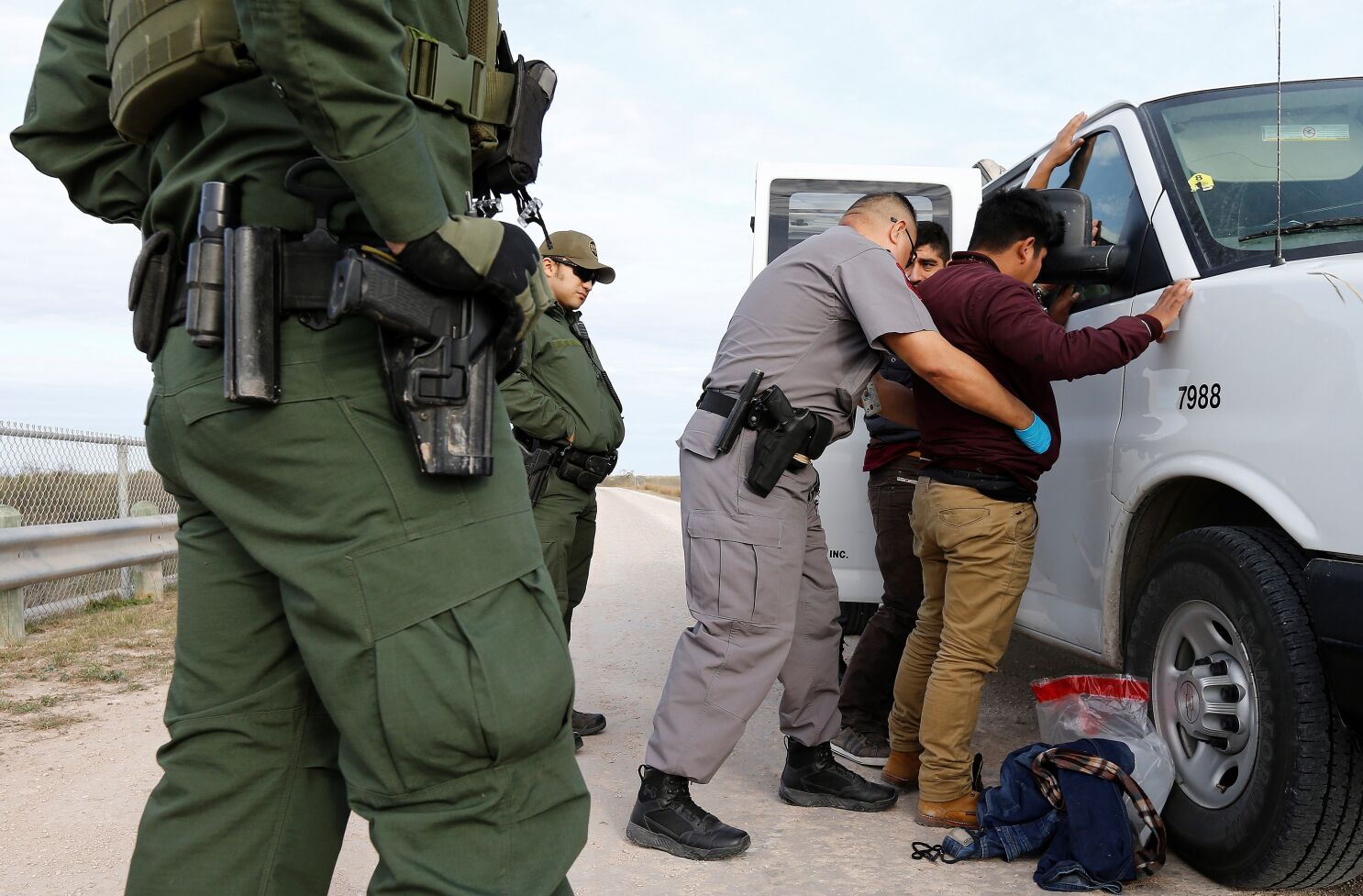 Los arrestos de migrantes en la frontera de EEUU caen el 96 % este año