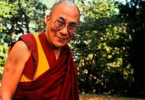 Mujeres poco atractivas, aborto y migración: las otras polémicas del Dalai Lama