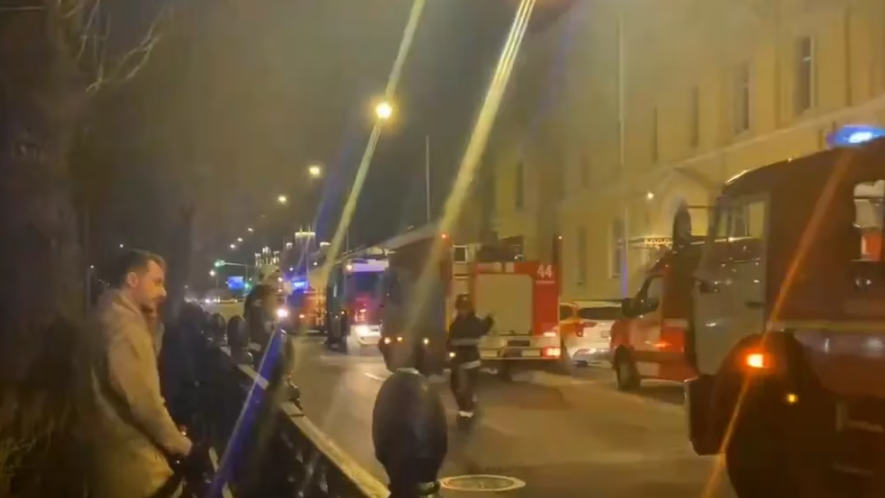 Se registró devastador incendio en el Ministerio de Defensa en Moscú (VIDEO)