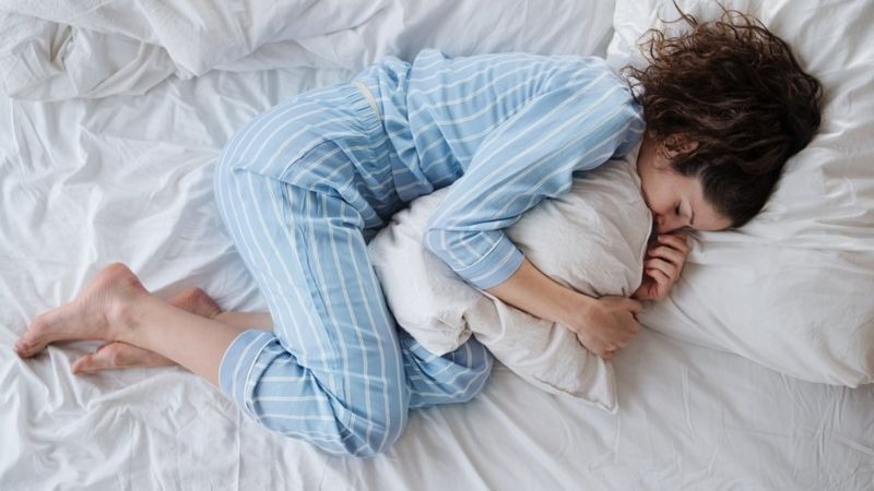 Qué es la misteriosa “parálisis de sueño”… y qué dice la ciencia sobre por qué se produce