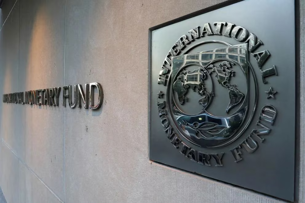 Directora del FMI llama a los bancos centrales a seguir combatiendo la inflación