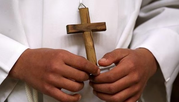 Congregación Jesuita investiga caso de pederastia y suspende a cuatro religiosos en Bolivia
