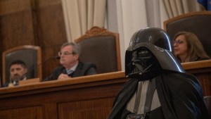 ¡Insólito! Juzgan en tribunal chileno a Darth Vader y sale beneficiado con una reducción de la pena