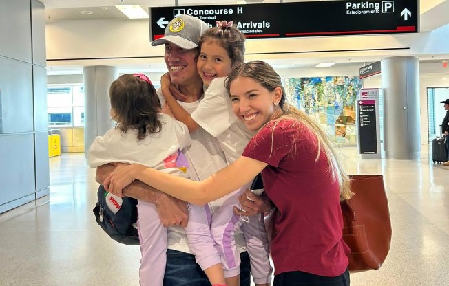 Juan Guaidó se reencuentra con sus hijas y su esposa en EEUU (Foto y Video)