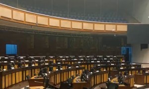 ¡Ni un alma! El interior de la Asamblea Nacional de Ecuador quedó vacio tras el decreto de “muerte cruzada” de Lasso (Videos)