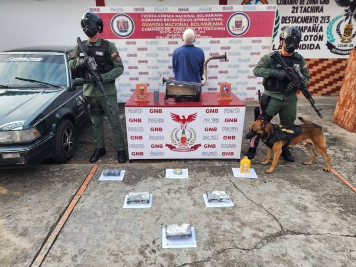 Se cayó con los kilos en Táchira: El tubo de escape de su vehículo escondía un pesado alijo de drogas
