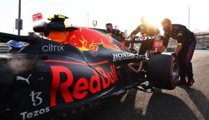 El jefe de Red Bull quiere evitar paranoia en rivalidad entre Verstappen y Pérez