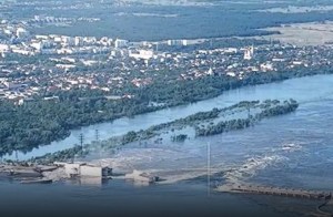 El nivel del agua en Nueva Kajovka ya supera los 10 metros por la ruptura de la presa