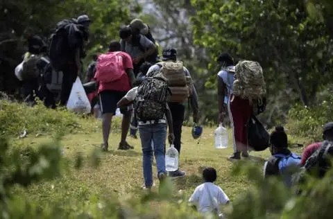 Nuevas políticas migratorias de EEUU han creado un cuello de botella en la frontera sur