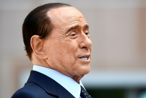 Los hijos de Berlusconi llevan a juicio a una de las chicas “Bunga Bunga” por extorsión