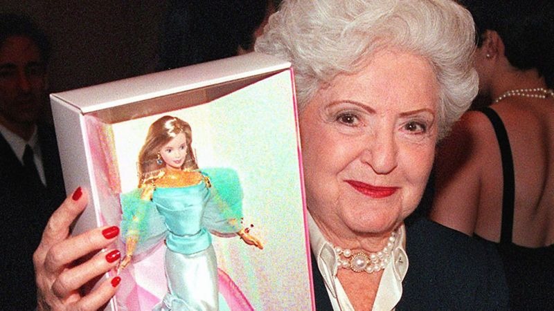 Quién fue Ruth Handler, la empresaria estadounidense que creó la muñeca Barbie