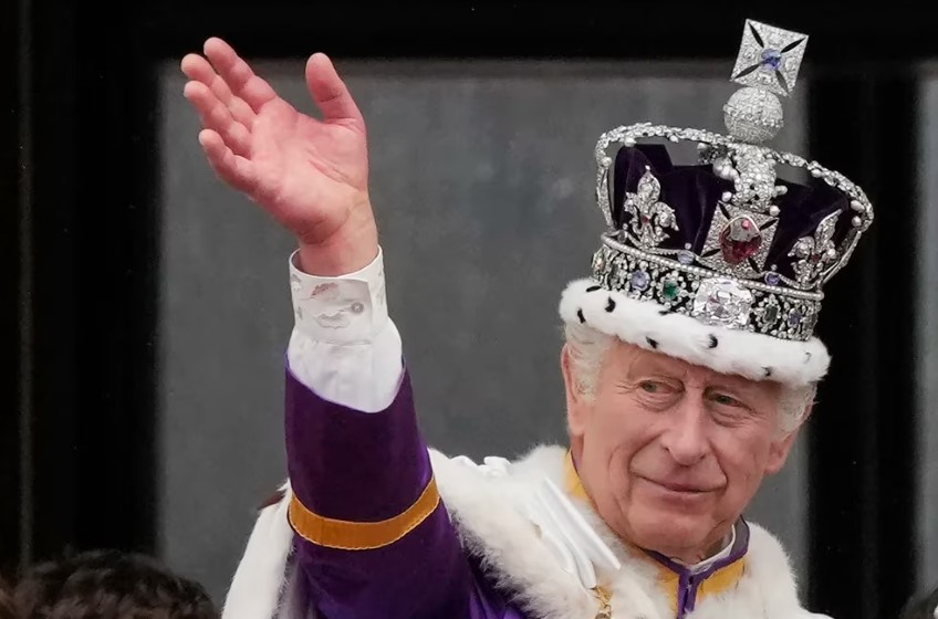 Rey Carlos podría ceder la corona antes de tiempo al príncipe William tras la abrupta abdicación de la reina Margarita de Dinamarca