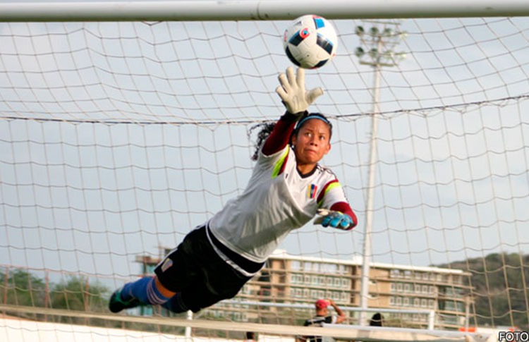 Franyely Rodríguez: De defender la portería de Venezuela en un mundial a cruzar el Darién (VIDEO)