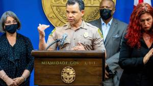 Director de la policía de Miami-Dade fue hospitalizado tras incidente en el que supuestamente se disparó