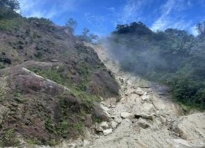 Autoridades en Aragua “miran pa´ otro lado” ante deterioro acelerado de la carretera hacia Choroní