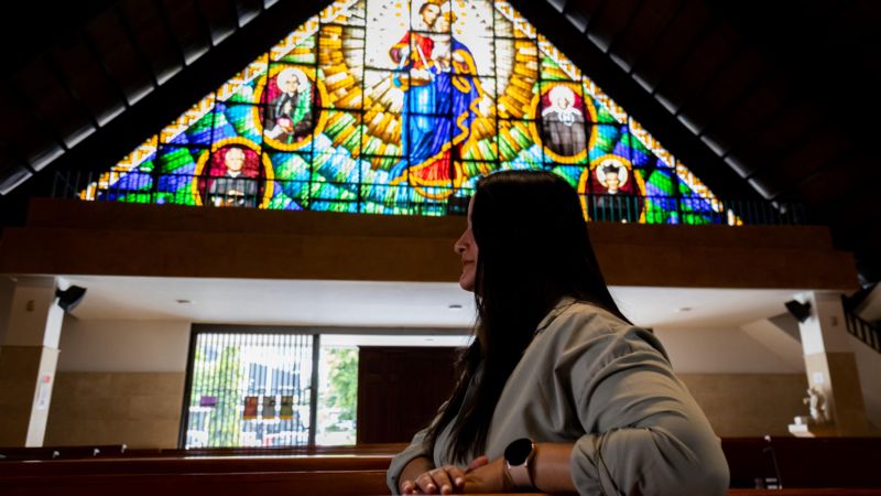 “Un sacerdote me violó y me obligó a abortar”: perturbador escándalo de pederastia que sacude a Colombia
