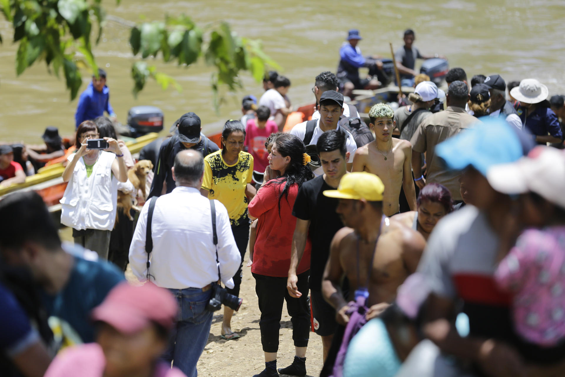 Organizaciones criminales “ganaron 820 millones de dólares” por tráfico de migrantes en el Darién