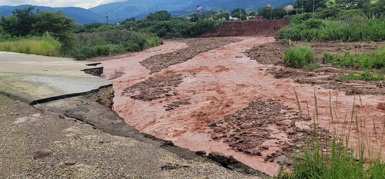 Una noche de terror se vivió en Cárdenas: “No sabía para dónde correr con el estruendo de las piedras”