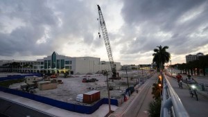 Las políticas “hostiles” de DeSantis le cuestan a Florida millones de dólares en negocios